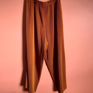 Uniqlo Pleated Pants